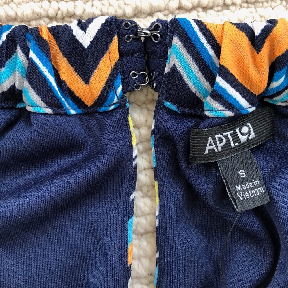 Chevron Print Sleeveless Dress - Picture 4 of 4